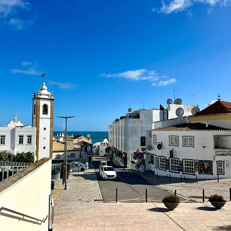 Daire Cosy 1-br Central Apt In Old Town - Steps From The Sea & Amenities *